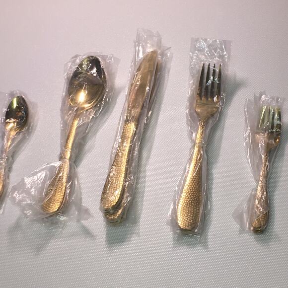 SoulFox Other - SoulFox Silver Silverware Set, 20-Piece Flatware Cutlery Set In Ergonomic Design
